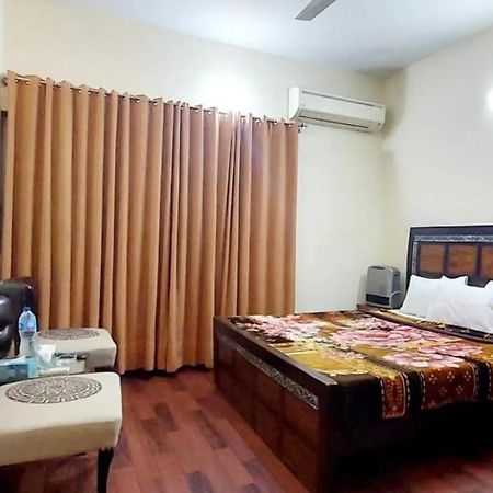 איסלמאבד Mulberry Guest House F-10 מראה חיצוני תמונה