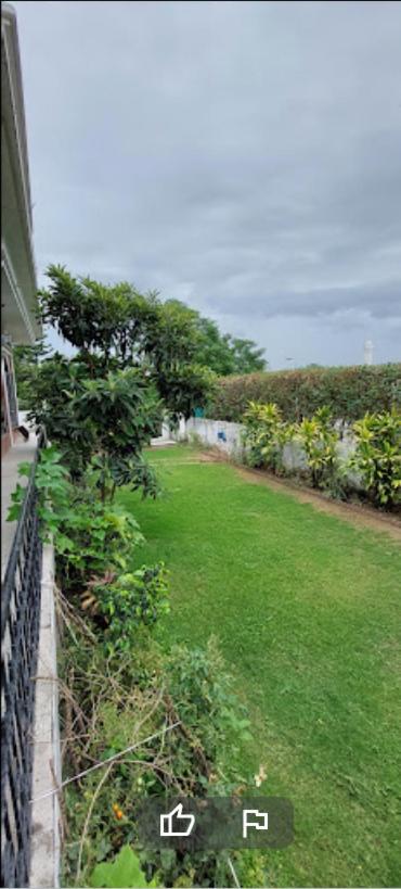איסלמאבד Mulberry Guest House F-10 מראה חיצוני תמונה