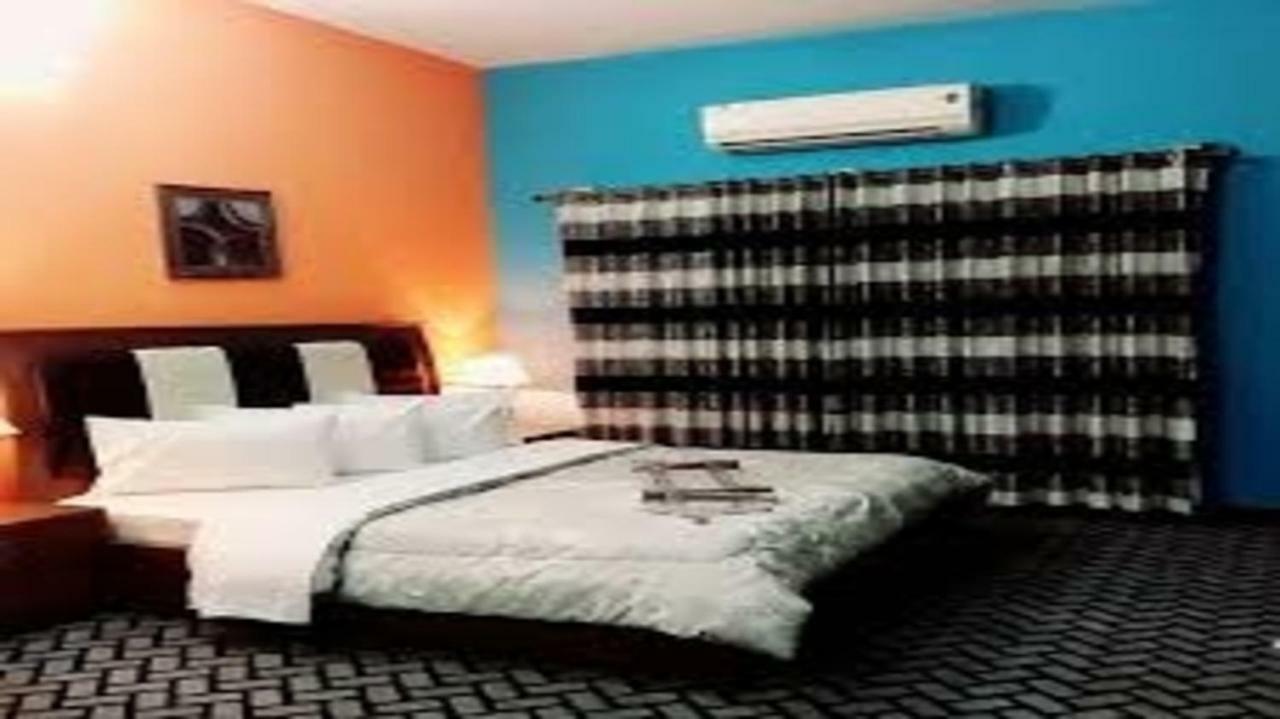 איסלמאבד Mulberry Guest House F-10 מראה חיצוני תמונה